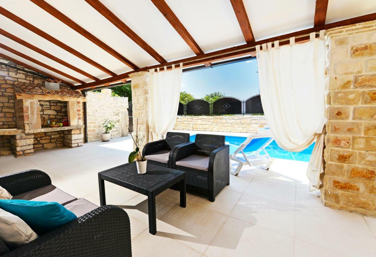 Lory Villa Sveti Lovrec Pazenaticki ภายนอก รูปภาพ